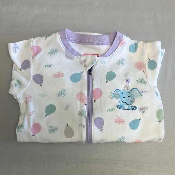 Tuffy - LIKE NEW - Baby Onesie sleeper with Elephant and Balloon Print - Picture 1 of 4